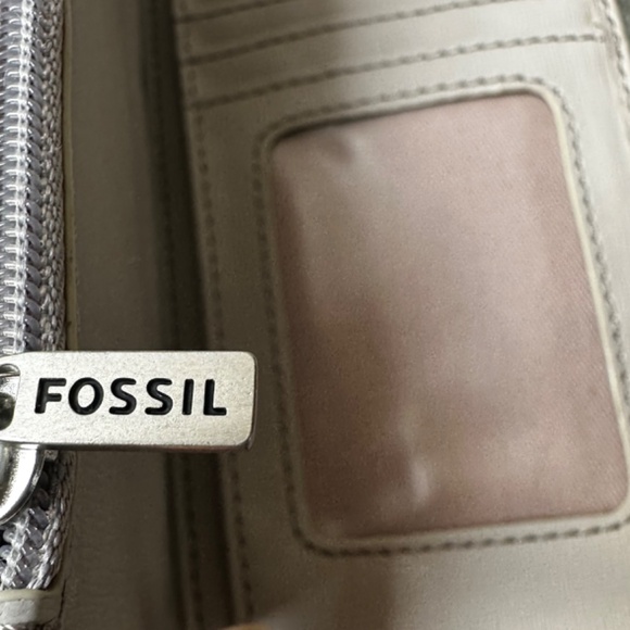 Nice Fossil Bifold Wallet for Women's - Picture 6 of 15